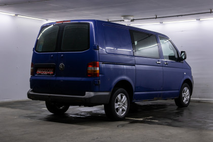 Продажа Volkswagen Transporter T5 2.5 MT (130 л.с.) 2004 Синий в Автодом