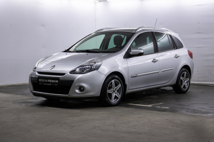 Продажа Renault Clio III Рестайлинг 1.1 MT (75 л.с.) 2010 Серебристый в Автодом