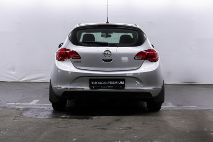 Продажа Opel Astra J Рестайлинг 1.6 AT (115 л.с.) 2014 Серебристый в Автодом