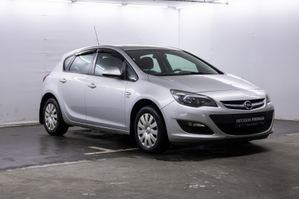 Продажа Opel Astra J Рестайлинг 1.6 AT (115 л.с.) 2014 Серебристый в Автодом