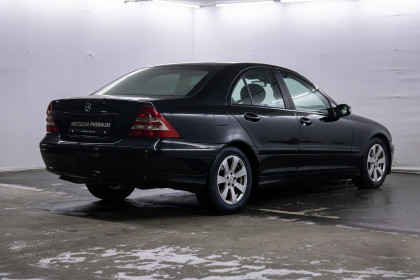 Продажа Mercedes-Benz C-Класс II (W203) Рестайлинг 200 2.1 MT (122 л.с.) 2006 Черный в Автодом