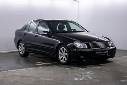 Продажа Mercedes-Benz C-Класс II (W203) Рестайлинг 200 2.1 MT (122 л.с.) 2006 Черный в Автодом