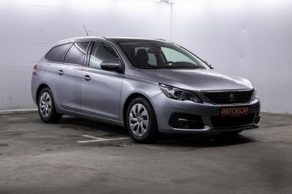 Продажа Peugeot 308 II Рестайлинг 1.5 MT (131 л.с.) 2018 Серебристый в Автодом