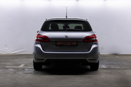 Продажа Peugeot 308 II Рестайлинг 1.5 MT (131 л.с.) 2018 Серебристый в Автодом