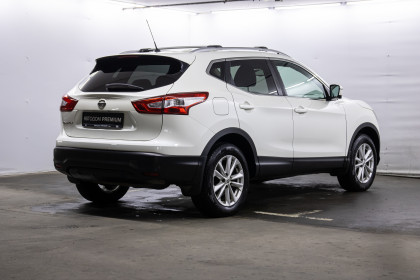 Продажа Nissan Qashqai II 2.0 CVT (144 л.с.) 2014 Белый в Автодом