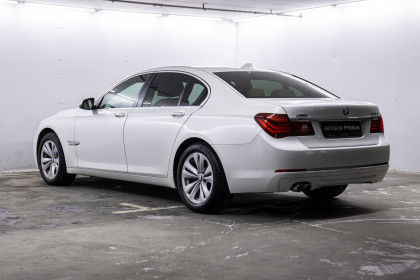 Продажа BMW 7 серии V (F01/F02/F04) Рестайлинг 730d xDrive 3.0 AT (258 л.с.) 2013 Белый в Автодом