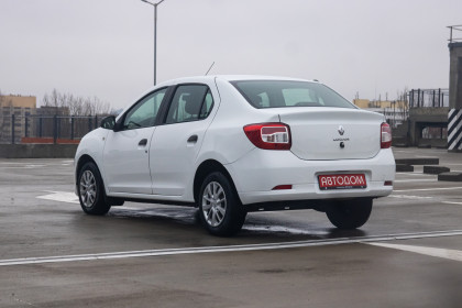 Продажа Renault Logan II 1.6 MT (82 л.с.) 2015 Белый в Автодом