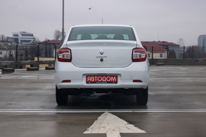 Продажа Renault Logan II 1.6 MT (82 л.с.) 2015 Белый в Автодом