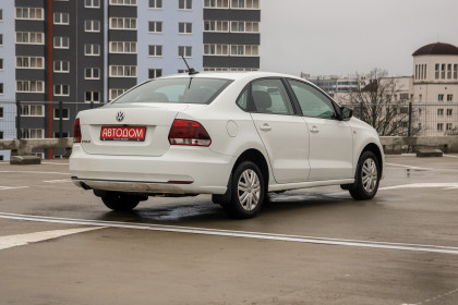 Продажа Volkswagen Polo V Рестайлинг 1.6 MT (90 л.с.) 2019 Белый в Автодом