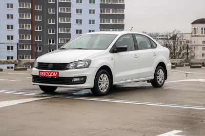 Продажа Volkswagen Polo V Рестайлинг 1.6 MT (90 л.с.) 2019 Белый в Автодом