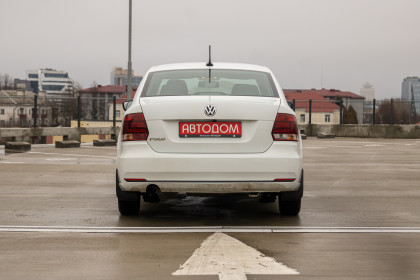 Продажа Volkswagen Polo V Рестайлинг 1.6 MT (90 л.с.) 2019 Белый в Автодом