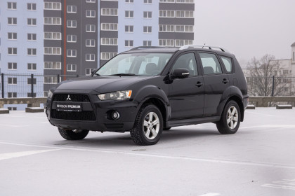 Продажа Mitsubishi Outlander II Рестайлинг 2.4 MT (170 л.с.) 2010 Черный в Автодом