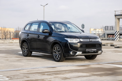 Продажа Mitsubishi Outlander III 2.4 CVT (167 л.с.) 2014 Черный в Автодом