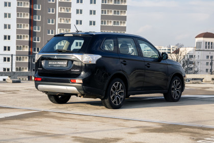 Продажа Mitsubishi Outlander III 2.4 CVT (167 л.с.) 2014 Черный в Автодом