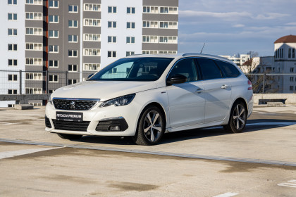 Продажа Peugeot 308 II Рестайлинг 1.5 MT (131 л.с.) 2019 Белый в Автодом