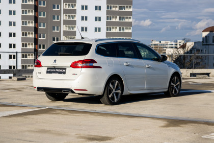 Продажа Peugeot 308 II Рестайлинг 1.5 MT (131 л.с.) 2019 Белый в Автодом