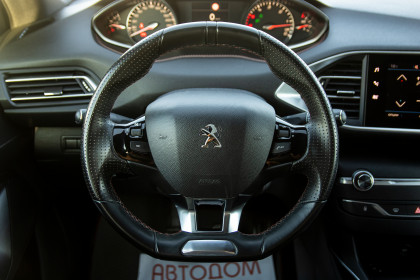 Продажа Peugeot 308 II Рестайлинг 1.5 MT (131 л.с.) 2019 Белый в Автодом