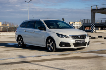 Продажа Peugeot 308 II Рестайлинг 1.5 MT (131 л.с.) 2019 Белый в Автодом