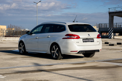 Продажа Peugeot 308 II Рестайлинг 1.5 MT (131 л.с.) 2019 Белый в Автодом