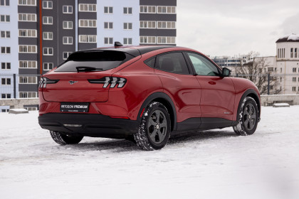 Продажа Ford Mustang Mach-E I 75 kWh 0.0 AT (258 л.с.) 2022 Красный в Автодом