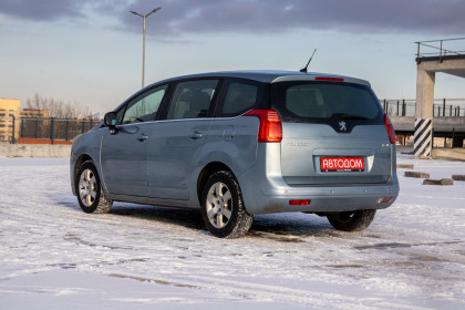 Продажа Peugeot 5008 I 1.6 MT (112 л.с.) 2009 Серебристый в Автодом