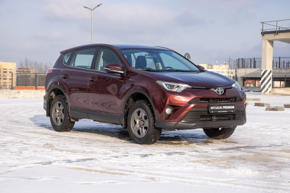 Продажа Toyota RAV4 IV (XA40) Рестайлинг 2.0 CVT (146 л.с.) 2018 Красный в Автодом