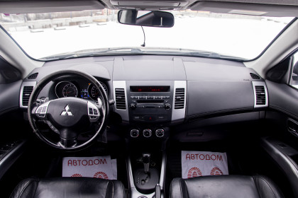 Продажа Mitsubishi Outlander II Рестайлинг 2.4 CVT (170 л.с.) 2010 Черный в Автодом