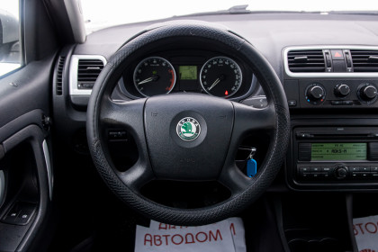 Продажа Skoda Roomster I 1.4 MT (86 л.с.) 2008 Серебристый в Автодом