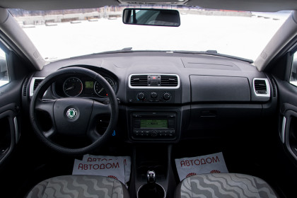 Продажа Skoda Roomster I 1.4 MT (86 л.с.) 2008 Серебристый в Автодом