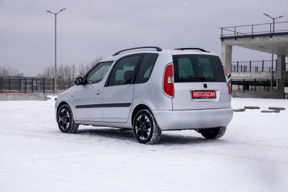 Продажа Skoda Roomster I 1.4 MT (86 л.с.) 2008 Серебристый в Автодом