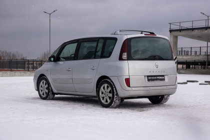 Продажа Renault Espace IV Рестайлинг 2.0 MT (150 л.с.) 2010 Серебристый в Автодом