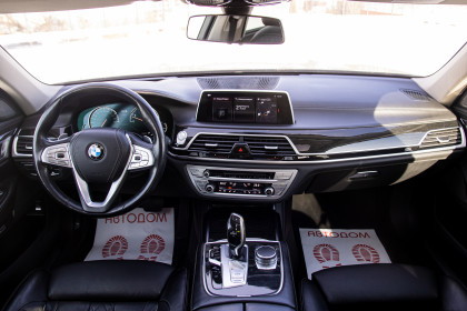 Продажа BMW 7 серии VI (G11/G12) 750i xDrive 4.4 AT (450 л.с.) 2015 Черный в Автодом