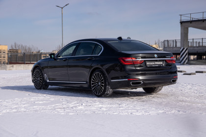 Продажа BMW 7 серии VI (G11/G12) 750i xDrive 4.4 AT (450 л.с.) 2015 Черный в Автодом