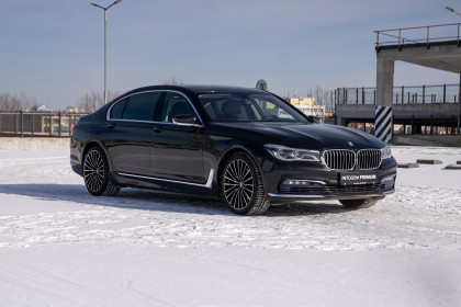 Продажа BMW 7 серии VI (G11/G12) 750i xDrive 4.4 AT (450 л.с.) 2015 Черный в Автодом