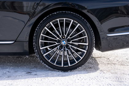 Продажа BMW 7 серии VI (G11/G12) 750i xDrive 4.4 AT (450 л.с.) 2015 Черный в Автодом