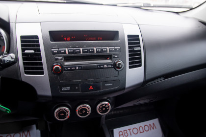 Продажа Mitsubishi Outlander II 2.4 CVT (170 л.с.) 2007 Серый в Автодом