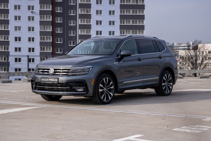 Продажа Volkswagen Tiguan II Allspace 2.0 AT (187 л.с.) 2019 Серый в Автодом