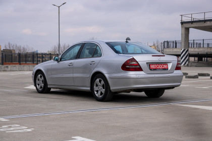 Продажа Mercedes-Benz E-Класс III (W211, S211) 270 2.7 AT (177 л.с.) 2004 Серебристый в Автодом