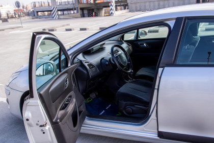Продажа Citroen C4 I Рестайлинг 1.6 AT (150 л.с.) 2008 Серебристый в Автодом