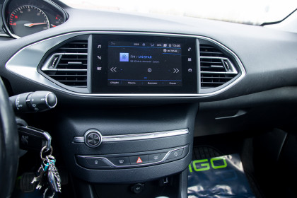Продажа Peugeot 308 II Рестайлинг 1.5 MT (102 л.с.) 2019 Серый в Автодом