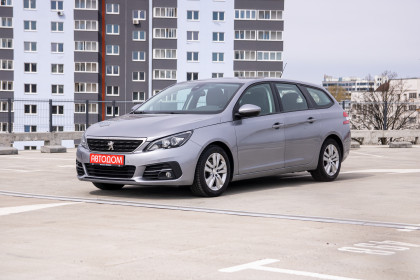 Купить Peugeot 308 II Рестайлинг 1.5 MT (102 л.с.) 2019 Серый в Автодом Продажа Peugeot 308 II Рестайлинг 1.5 MT (102 л.с.) 2019 Серый в Автодом
