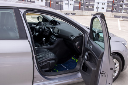 Продажа Peugeot 308 II Рестайлинг 1.5 MT (102 л.с.) 2019 Серый в Автодом