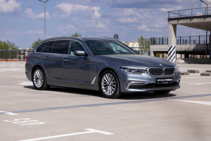 Продажа BMW 5 серии VII (G30/G31) 520d 2.0 AT (190 л.с.) 2017 Серый в Автодом