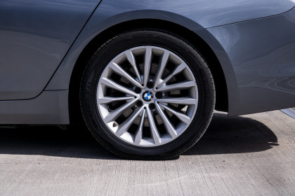 Продажа BMW 5 серии VII (G30/G31) 520d 2.0 AT (190 л.с.) 2017 Серый в Автодом