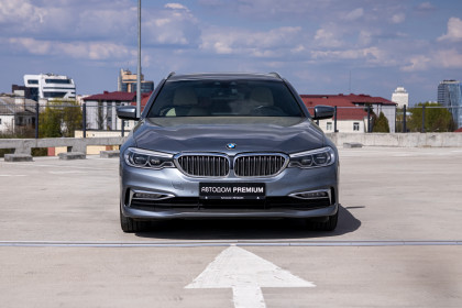 Продажа BMW 5 серии VII (G30/G31) 520d 2.0 AT (190 л.с.) 2017 Серый в Автодом