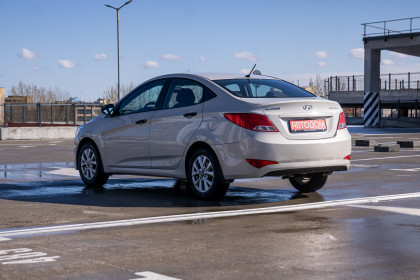 Продажа Hyundai Solaris I Рестайлинг 1.6 MT (123 л.с.) 2015 Серый в Автодом