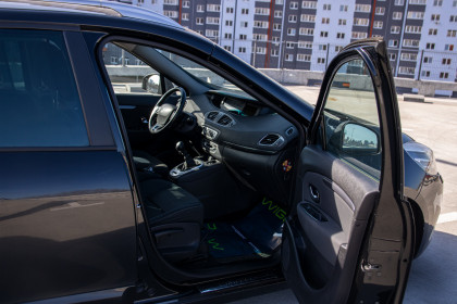 Продажа Renault Scenic III Рестайлинг 2 Grand 1.5 MT (110 л.с.) 2016 Черный в Автодом