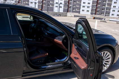 Продажа BMW 7 серии V (F01/F02/F04) 740d 3.0 AT (306 л.с.) 2009 Черный в Автодом