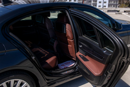 Продажа BMW 7 серии V (F01/F02/F04) 740d 3.0 AT (306 л.с.) 2009 Черный в Автодом