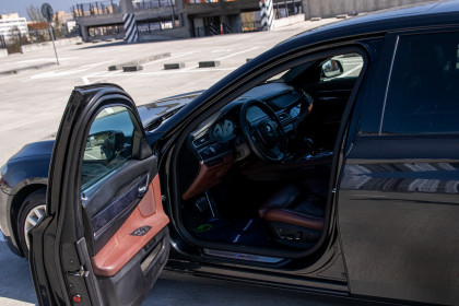 Продажа BMW 7 серии V (F01/F02/F04) 740d 3.0 AT (306 л.с.) 2009 Черный в Автодом